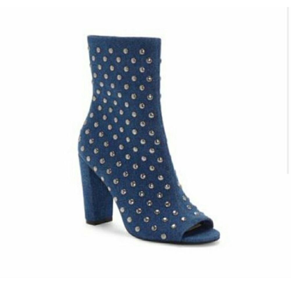 Jessica Simpson Elara